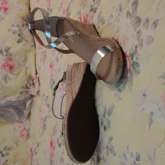 Charles David Silver wedges - Picture 3 of 7